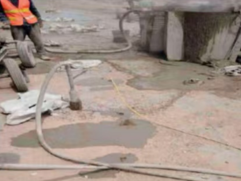 仪陇水泥混凝土路面板底注浆技术 路面脱空注浆整治方案